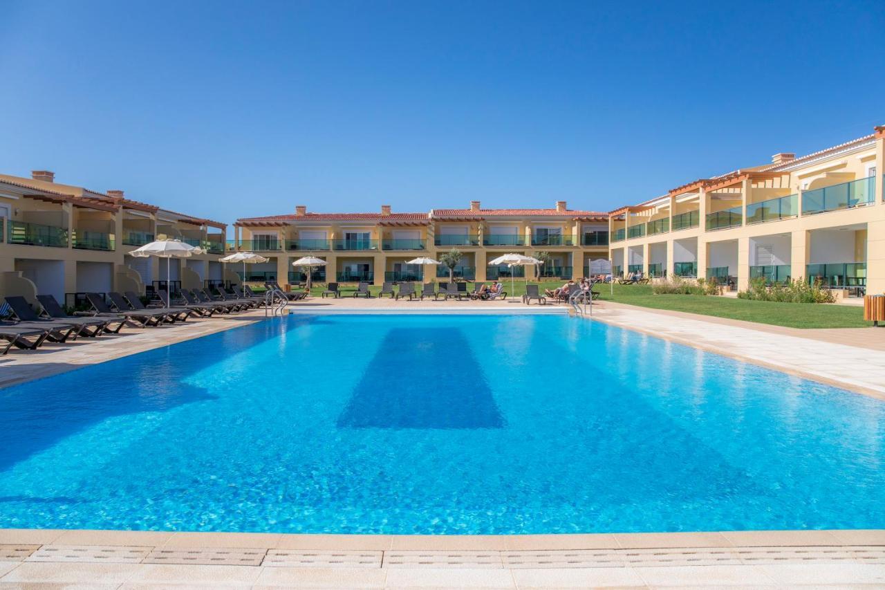 Boavista Golf & Spa - Bela Colina Holidays Lagos Luaran gambar The swimming pool at the complex