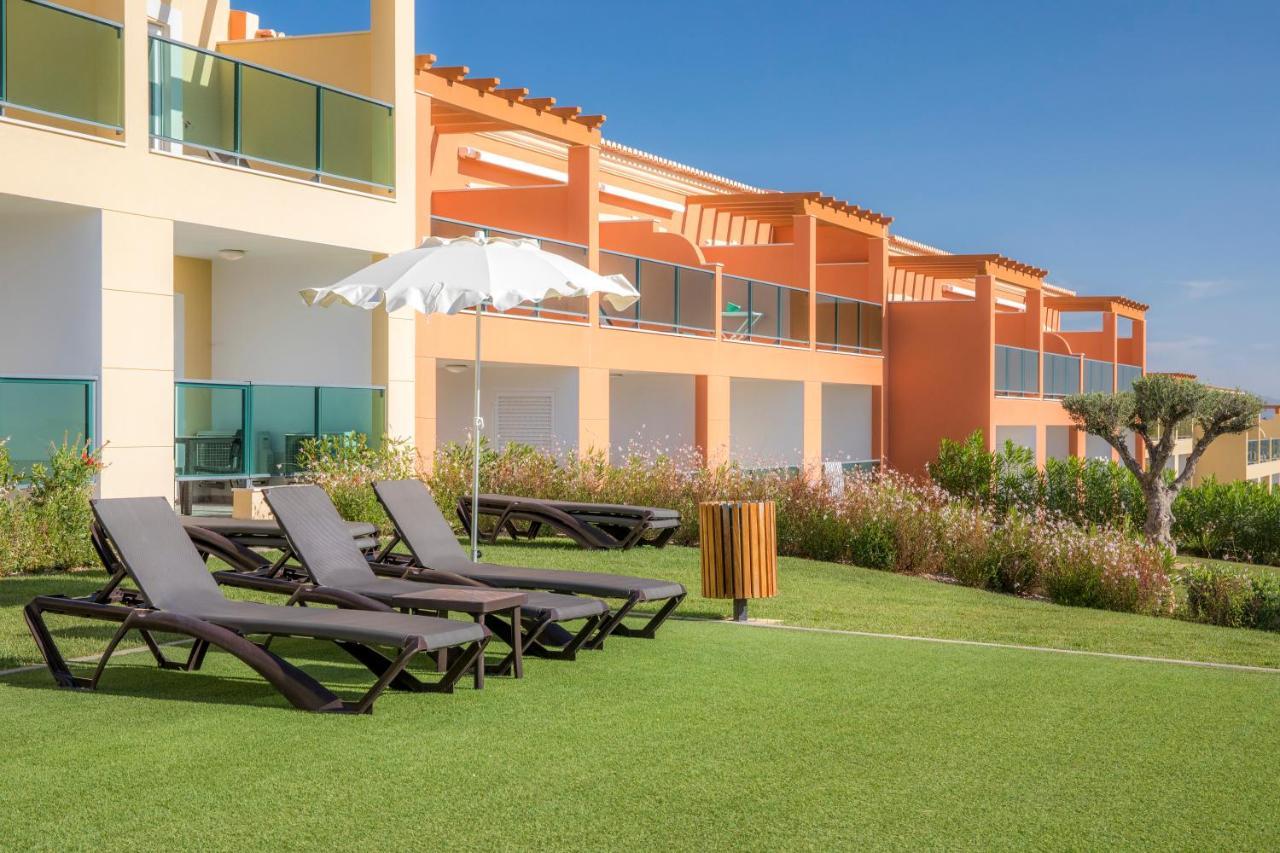 Boavista Golf & Spa - Bela Colina Holidays Hotel Lagos Luaran gambar Artificial grass at a resort
