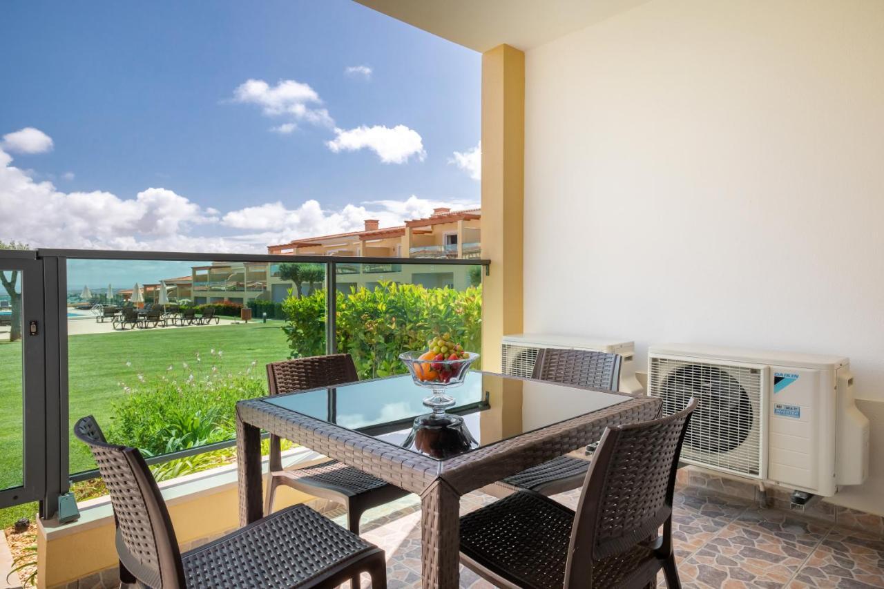 Boavista Golf & Spa - Bela Colina Holidays Lagos Luaran gambar A balcony with a view of the sea