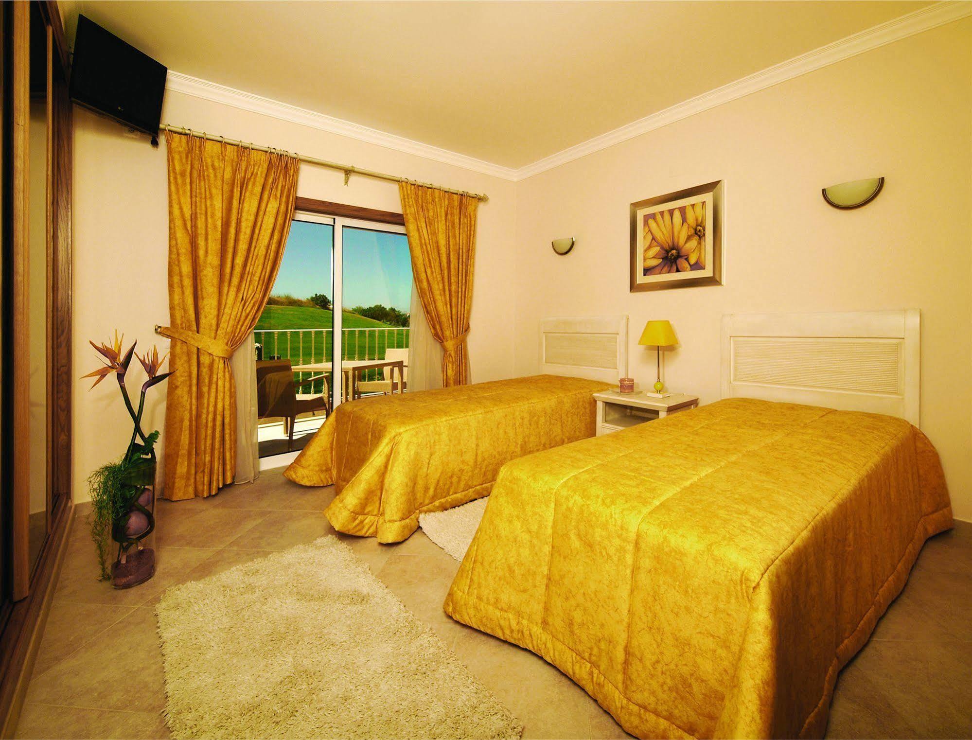 Boavista Golf & Spa - Bela Colina Holidays Lagos Luaran gambar A bedroom at the hotel